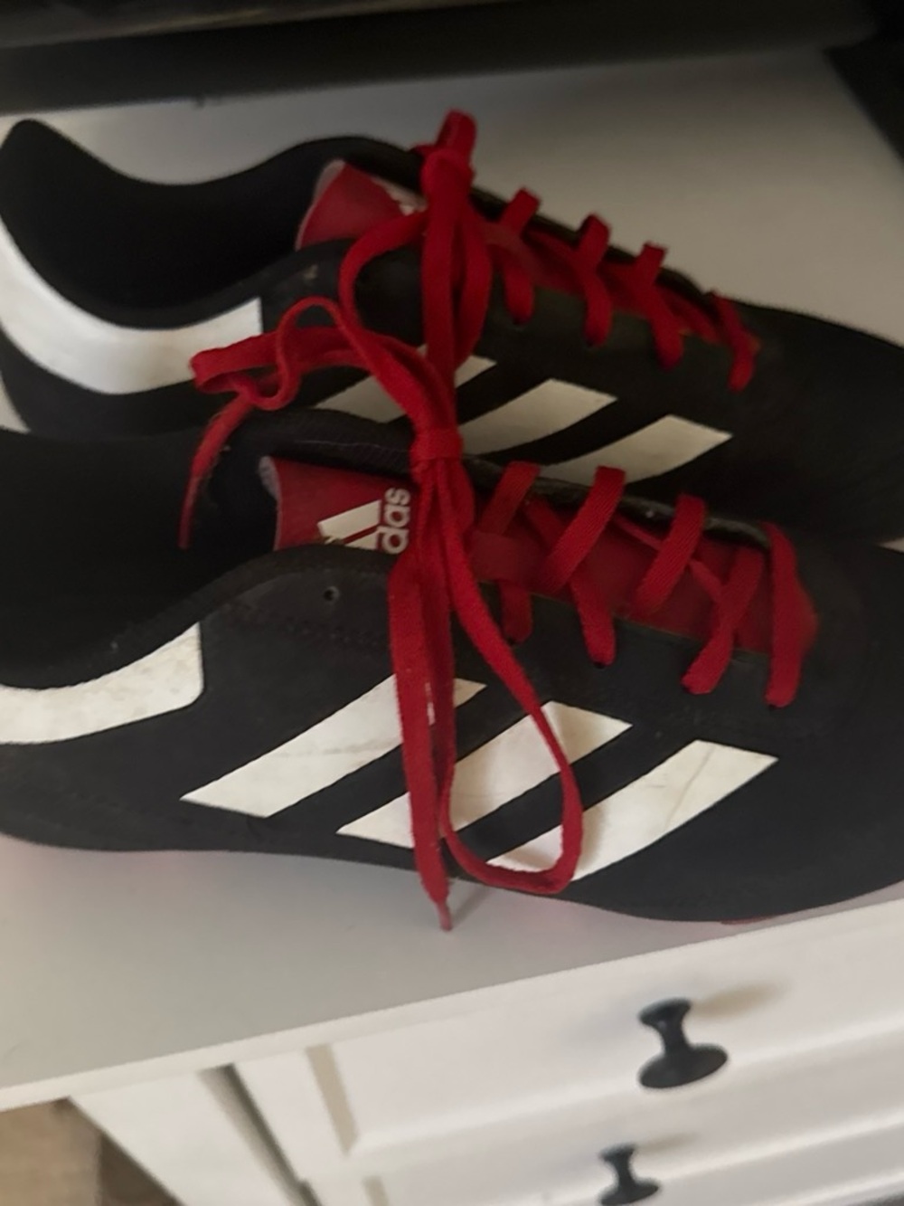 adidas men’s Black Sneakers with White Stripes and Red Laces size 10 - Picture 2 of 5